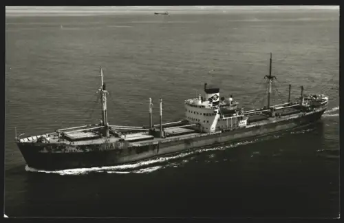 Fotografie Griechisches Frachtschiff Aristaios von 1946 aus der Vogelschau
