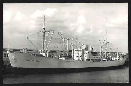Fotografie Schwedisches Frachtschiff Haltesholm im Hafen festgemacht