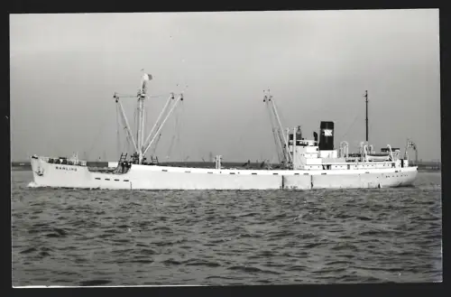 Fotografie Norwegisches Frachtschiff Barlind in Seitenansicht