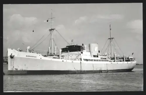 Fotografie Frachtschiff Banaderos in Ballast an der Festmachertonne