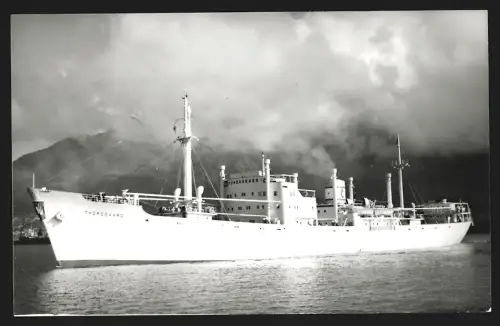 Fotografie Norwegisches Frachtschiff Thorsgaard vor dem Tafelberg im Kapstadt