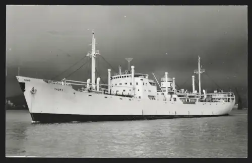 Fotografie Norwegisches Frachtschiff Thor I bei Verlassen des Hafens