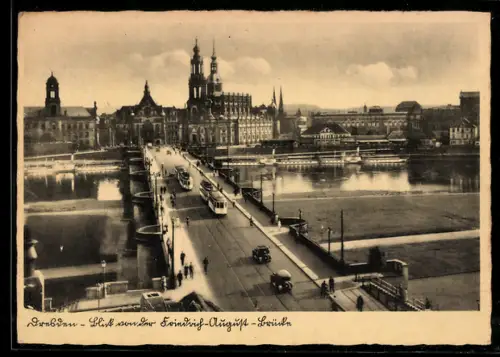 AK Dresden, Partie an der Friedrich-August-Brücke mit Strassenbahn
