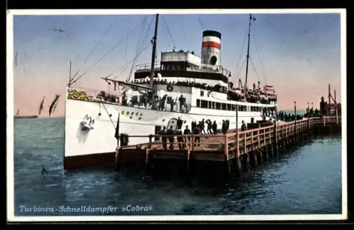 AK Passagierschiff Cobra der Hapag im Hafen an der Landungsbrücke