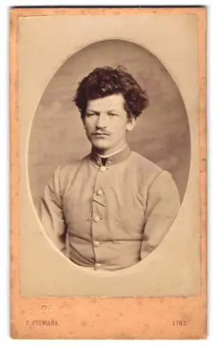 Fotografie Atelier Vismara, Linz, Altstadt 17, K.u.K. Gefreiter in Uniform