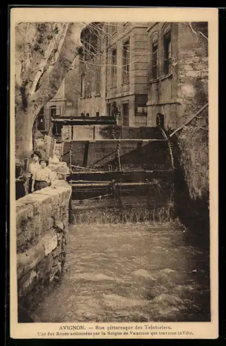 AK Avignon, Rue pittoresque des Teinturiers