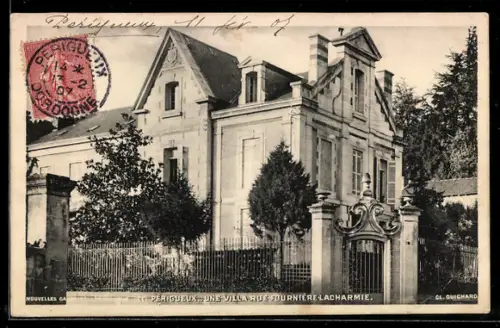 AK Perigueux, Une villa Rue Fourniere-Lacharmie
