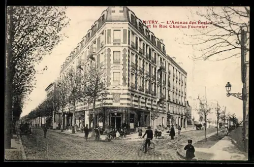 AK Vitry, L`Avenue des Écoles et la Rue Charles Fournier