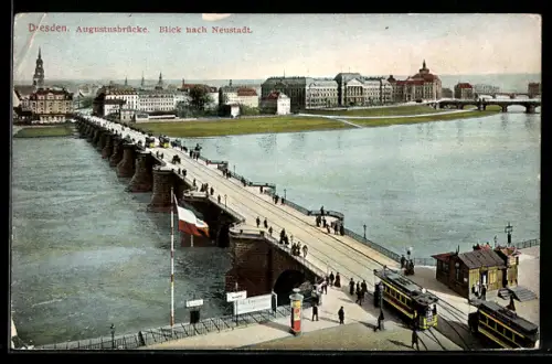 AK Dresden, Augustusbrücke mit Strassenbahn, Blick nach Neustadt