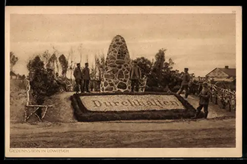 AK Lowitsch, Soldaten an Gedenkstein, Durchhalten