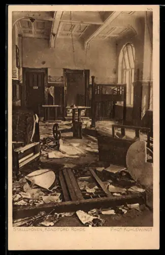 AK Stallupönen, Konditorei Rohde, Innenansicht nach den Kämpfen: zerstörtes Interieur