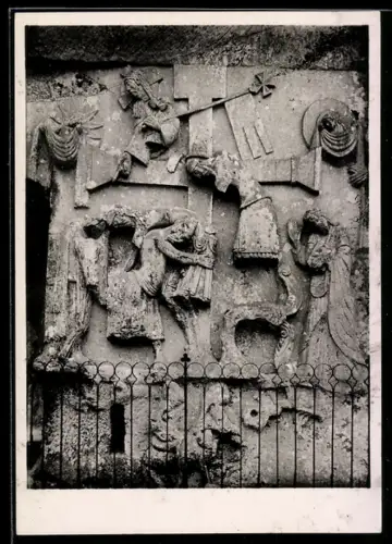 Foto-AK Deutscher Kunstverlag, NR 1: Externsteine im Teutoburger Wald, Kreuzabnahme neben der Felsenkapell