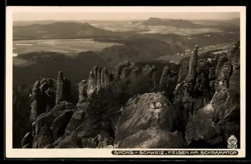 Foto-AK Walter Hahn, Dresden, Nr. 3385: Elbsandsteingebirge, Vordere Schrammsteine, Felsen am Schrammtor