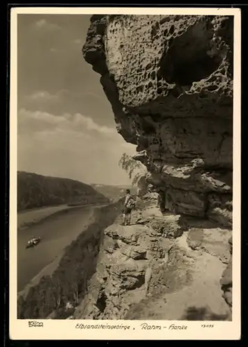 Foto-AK Walter Hahn, Dresden, Nr. 13075: Elbsandsteingebirge, Rahm-Hanke mit Blick auf die Elbe