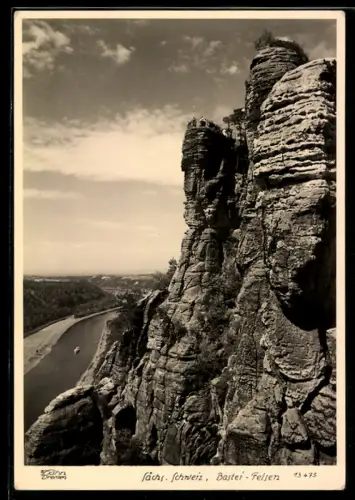 Foto-AK Walter Hahn, Dresden, Nr. 13475: Basteifelsen mit Elbe