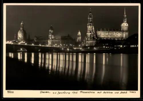 Foto-AK Walter Hahn, Dresden, Nr. 10853: Dresden, Partie Königsufer mit Blick auf Dom, Hofkirche und Schloss am Abend