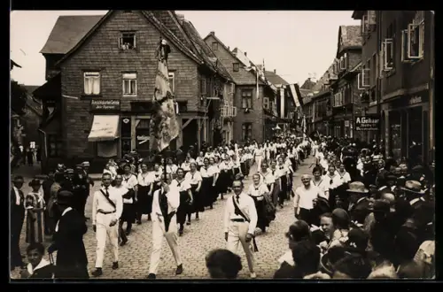 Foto-AK Goslar a. H., Kreisturnfest 1924, Festumzug vor der Ansichtskarten-Centrale