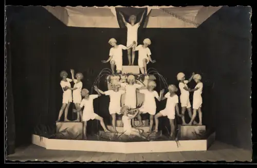 AK Lüneburg, Treubund von 1848, 77. Stiftungsfest 1925, Turner am Brunnen