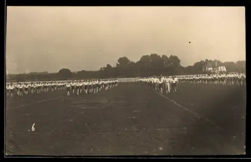 AK Lüneburg, Turnfest 1922, Aufmarsch der Turner zu den Freiübungen