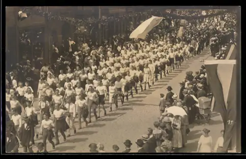 AK Lüneburg, 17. Kreisturnfest 1921, Strassenumzug der Turner