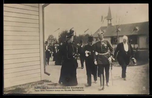 AK Hoffnungstal, Pastor von Bodelschwingh führt die Kaiserin und Prinz Eitel Friedrich in Uniform durch die Kolonie
