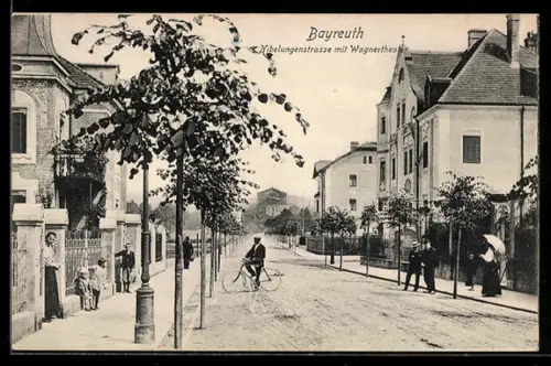 AK Bayreuth, Nibelungengasse mit Wagnertheater