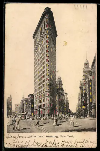 AK New York, NY, Flat Iron Building, Leuchtender Mond und Fenster, Halt gegen das Licht