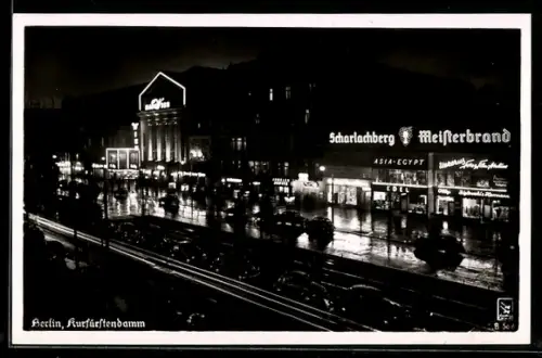 AK Berlin-Charlottenburg, Kurfürstendamm, Nachtaufnahme, Reklame Scharlachberg Meisterbrand, Haus Wien