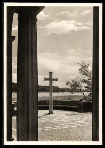 AK Sakrow /Havel, Blick von der Heilandskirche auf das Kreuz und den See
