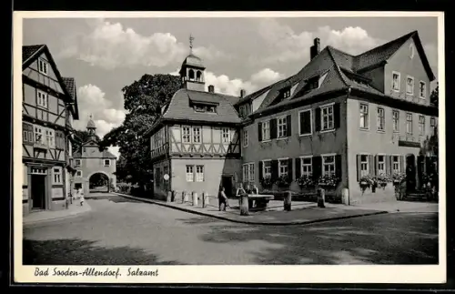 AK Bad Sooden-Allendorf, Salzaamt mit Strasse u. Torturm
