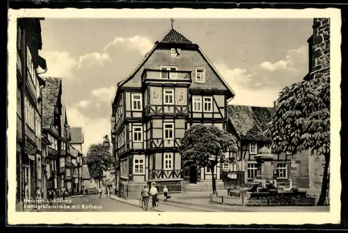 AK Hessisch-Lichtenau, Landgrafenstrasse mit Rathaus u. Denkmal
