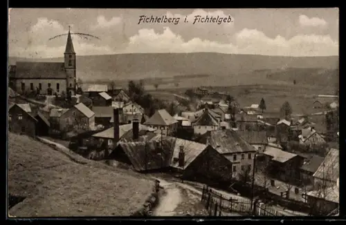 AK Fichtelberg i. Fichtelgeb., Ortsansicht mit Kirche
