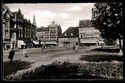 AK Holzminden /Weser, Haarmannplatz mit u. Kirchturm, Panorama