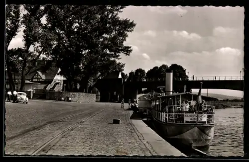 AK Holzminden /Weser, Weserbrücke, Dampfer Kaiser Wilhelm Hameln