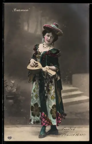 Foto-AK EAS Nr. 327: Hübsche Frau mit einer Laute, Carmen