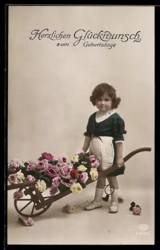 Foto-AK EAS Nr. 04719/6: Junges Kind mit einer Schubkarre voller Blumen