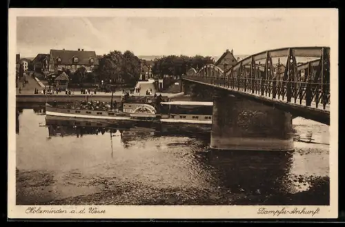 AK Holzminden a. d. Weser, Ankunft von Raddampfer, Brücke