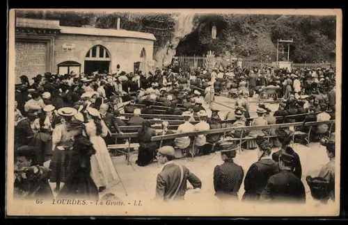 AK Lourdes, La Grotte