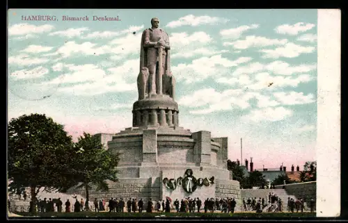 AK Hamburg-St.Pauli, Bismarck Denkmal mit Kränzen u. Menschenansammlung
