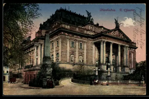 AK Wiesbaden, K. Theater mit Einfahrt