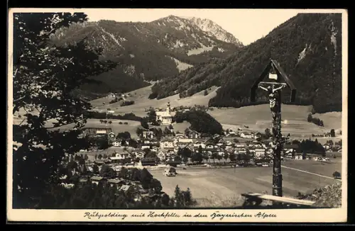 AK Ruhpolding, Hochfelln, bayerische Alpen, Dorfansicht mit Kreuz