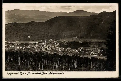 AK Zell a. Harmersbach, Gesamtansicht mit Wald und Bergen