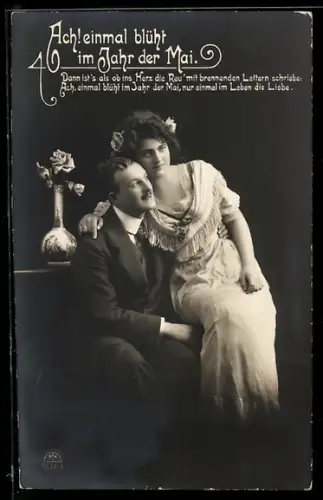 Foto-AK R & K / L Nr. 5134/4: Ach! Einmal blüht im Jahr der Mai, Dann ists..., Liebespaar