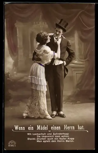 Foto-AK R & K / L Nr. 8249/2: Wenn ein Mädel einen Herrn hat, Mit Lackschuh..., Paar