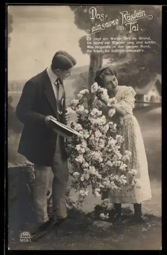Foto-AK R & K / L, Nr. 5013/1: Das einsame Röslein im Tal, Es liegt ein..., Junges Paar