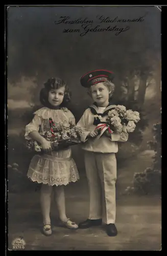 Foto-AK R & K / L Nr. 8376/6: Geburtstagsgruss, kleines Matröschen mit Mützenband Hohenzollern nebst Freundin