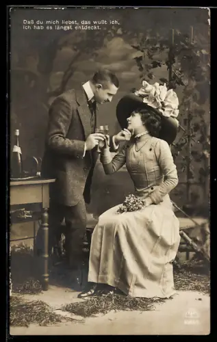 Foto-AK R & K / L Nr. 4093/7: Das du mich liebst..., Liebespaar beim Wein im Freien