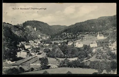 AK Berneck i. Fichtelgebirge, Gesamtansicht, Burg, Kirche