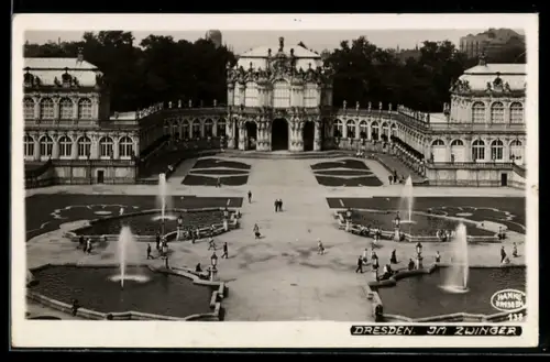 AK Dresden, Zwinger mit Garten und Brunnen