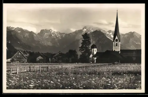 AK Fischen /Allgäu, Kirche, Ortsansicht, Oberstdorfer Berge
